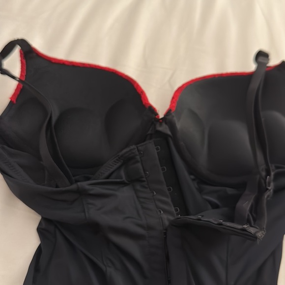 La Senza Bustier Corset with garter straps - Picture 5 of 6